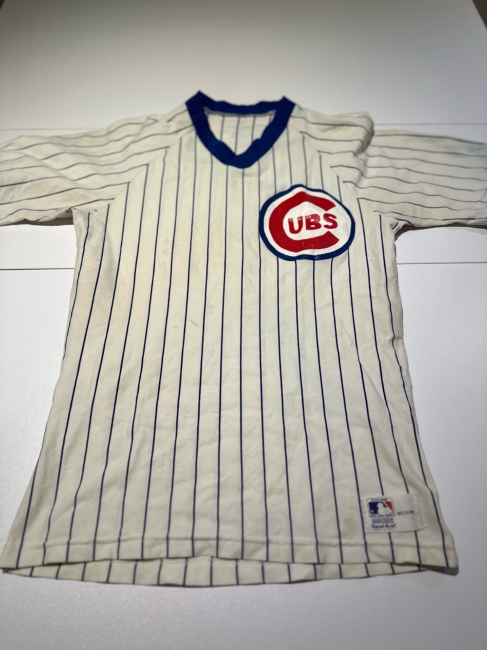 MLB Cubs White Pinstripe Short Sleeve Tee with Blue & Red Logo